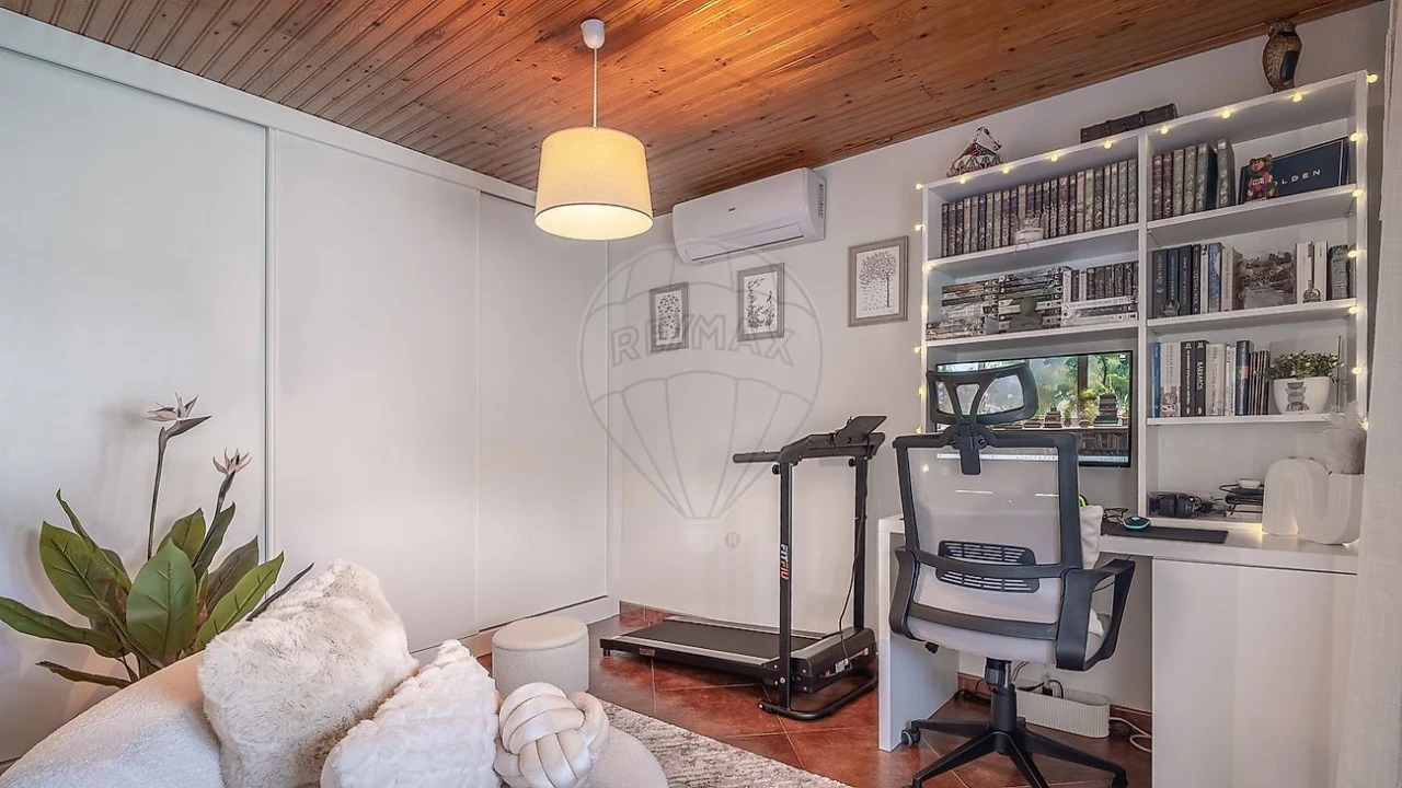 Moradia T4 para Venda em Lodares Foto 8