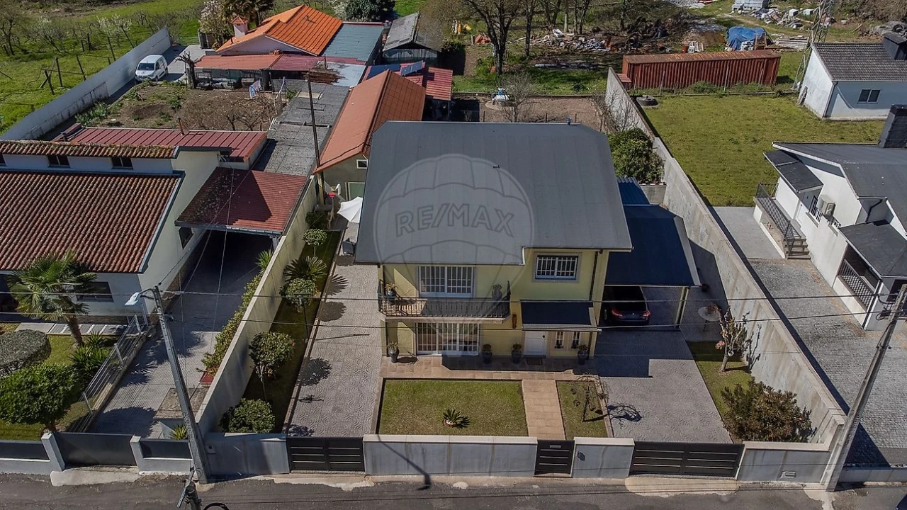 Moradia T4 para Venda em Lodares Foto 33