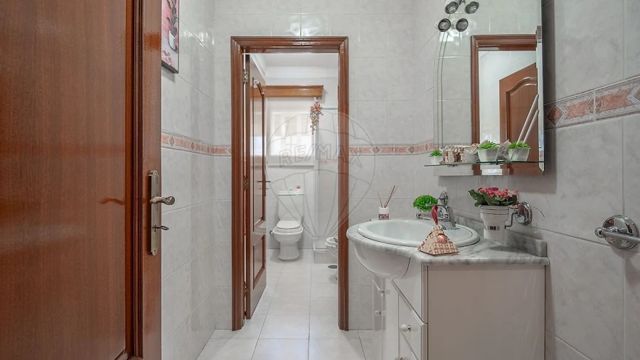 Moradia T4 para Venda em Lodares Foto 36