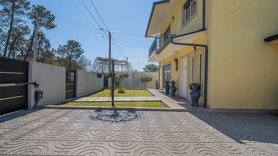 Moradia T4 para Venda em Lodares Foto 21