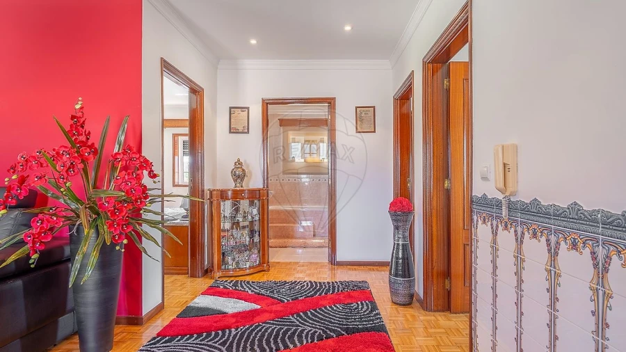 Moradia T4 para Venda em Lodares Foto 1