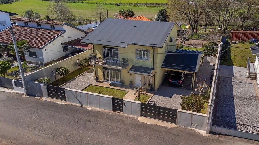 Moradia T4 para Venda em Lodares Foto 32