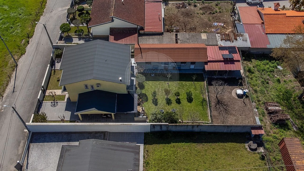 Moradia T4 para Venda em Lodares Foto 26