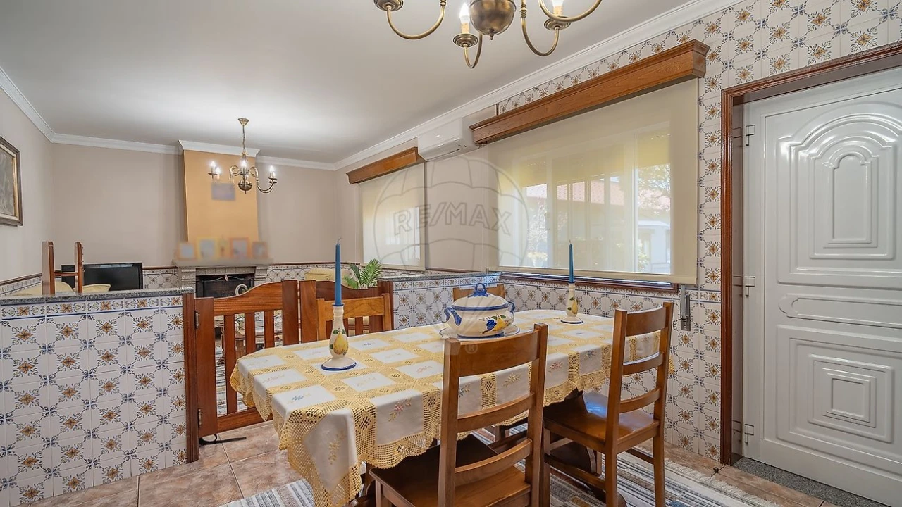 Moradia T4 para Venda em Lodares Foto 38