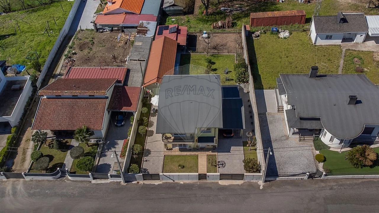 Moradia T4 para Venda em Lodares Foto 24