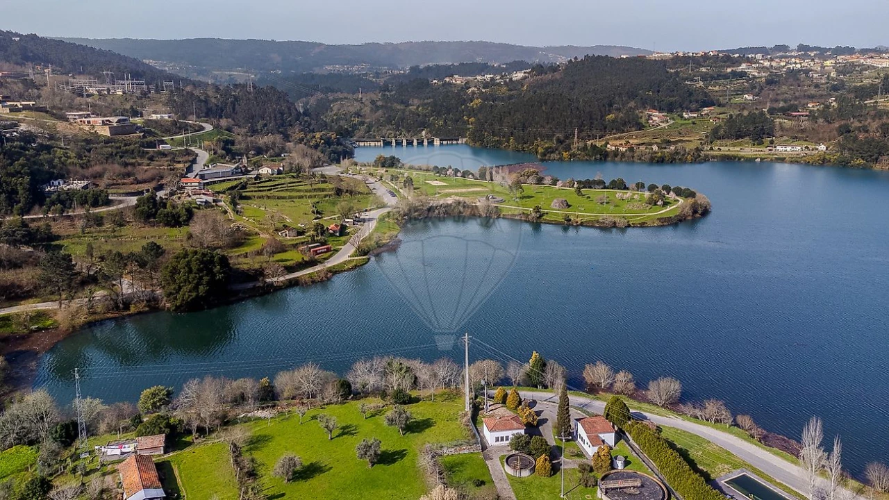 Moradia T3 para Venda em Alpendorada, Várzea e Torrão Foto 11