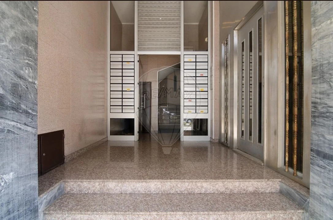 Apartamento T1 para Venda em Campanhã Foto 8