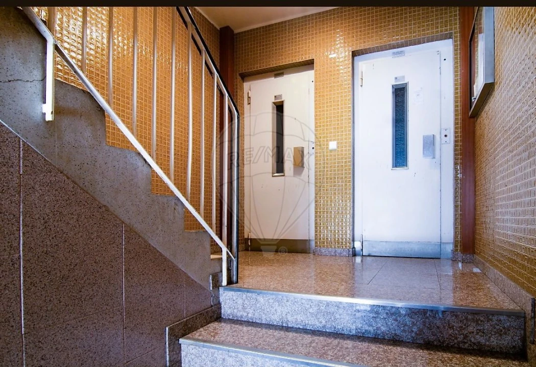Apartamento T1 para Venda em Campanhã Foto 6