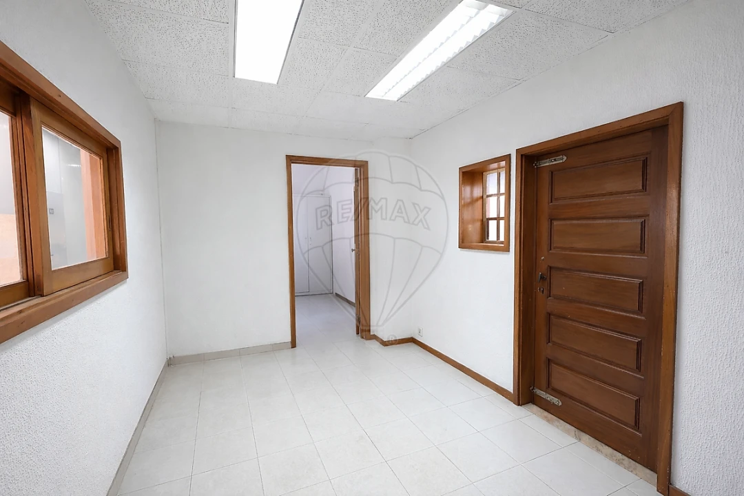 Moradia T10 para Venda em Castêlo da Maia Foto 9