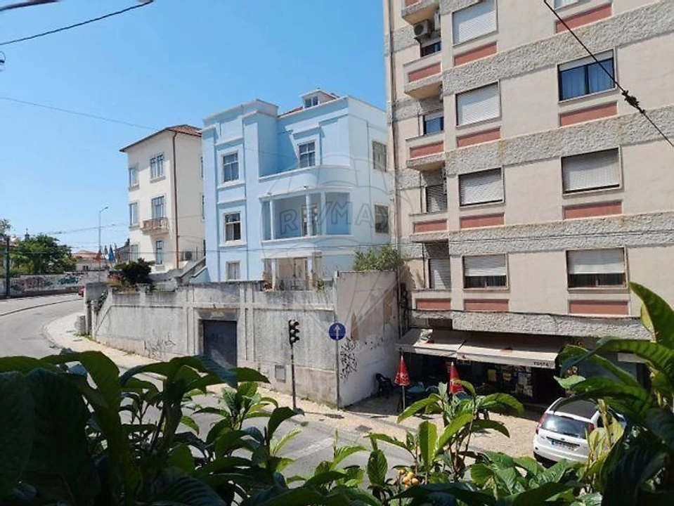 Apartamento T1 para Arrendamento em Sé Nova, Santa Cruz, Almedina e São Bartolomeu Foto 2