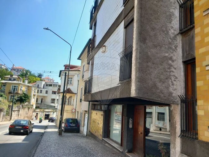 Apartamento T1 para Arrendamento em Sé Nova, Santa Cruz, Almedina e São Bartolomeu Foto 11