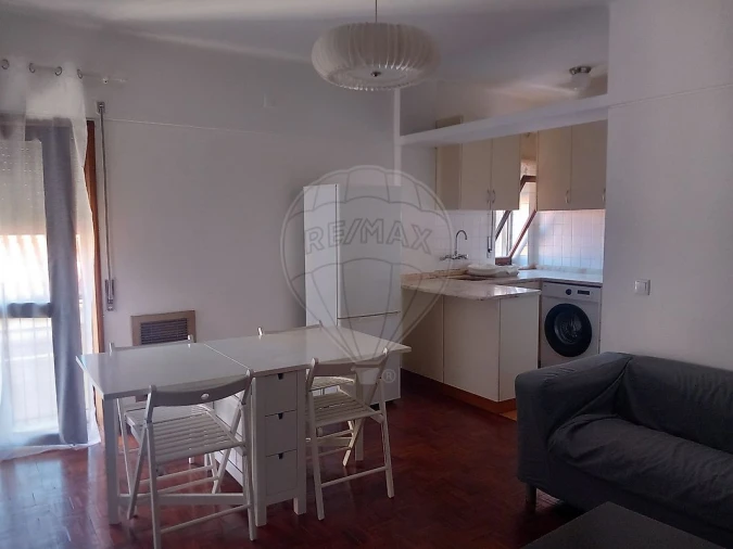 Apartamento T1 para Arrendamento em Sé Nova, Santa Cruz, Almedina e São Bartolomeu Foto 10