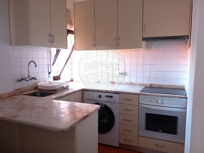 Apartamento T1 para Arrendamento em Sé Nova, Santa Cruz, Almedina e São Bartolomeu Foto 9