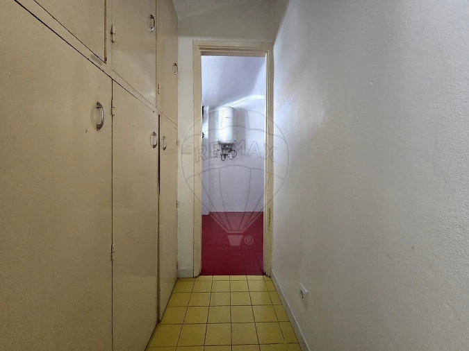 Apartamento T1 para Arrendamento em Sé Nova, Santa Cruz, Almedina e São Bartolomeu Foto 8