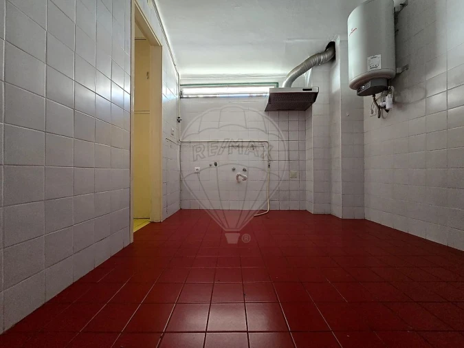 Apartamento T1 para Arrendamento em Sé Nova, Santa Cruz, Almedina e São Bartolomeu Foto 9