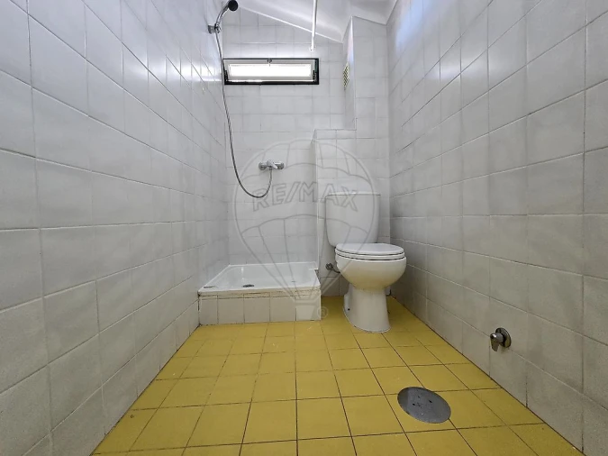 Apartamento T1 para Arrendamento em Sé Nova, Santa Cruz, Almedina e São Bartolomeu Foto 3