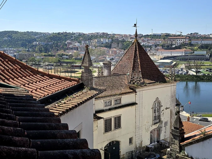 Apartamento T1 para Arrendamento em Sé Nova, Santa Cruz, Almedina e São Bartolomeu Foto 10