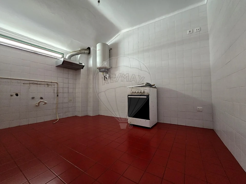 Apartamento T1 para Arrendamento em Sé Nova, Santa Cruz, Almedina e São Bartolomeu Foto 15