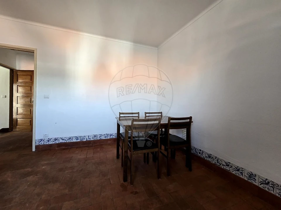 Apartamento T1 para Arrendamento em Sé Nova, Santa Cruz, Almedina e São Bartolomeu Foto 14