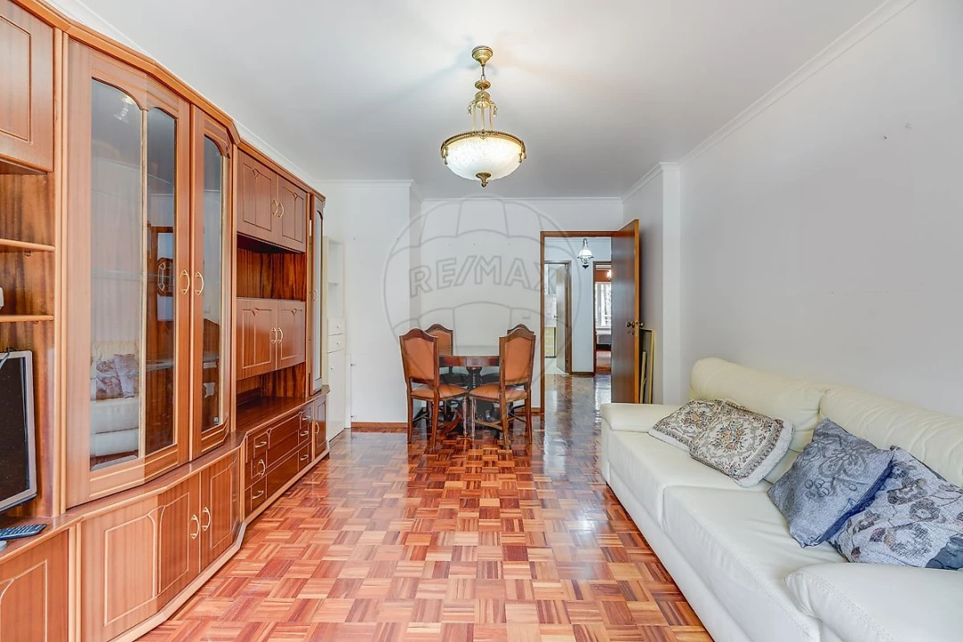 Apartamento T2 para Venda em Benfica Foto 12