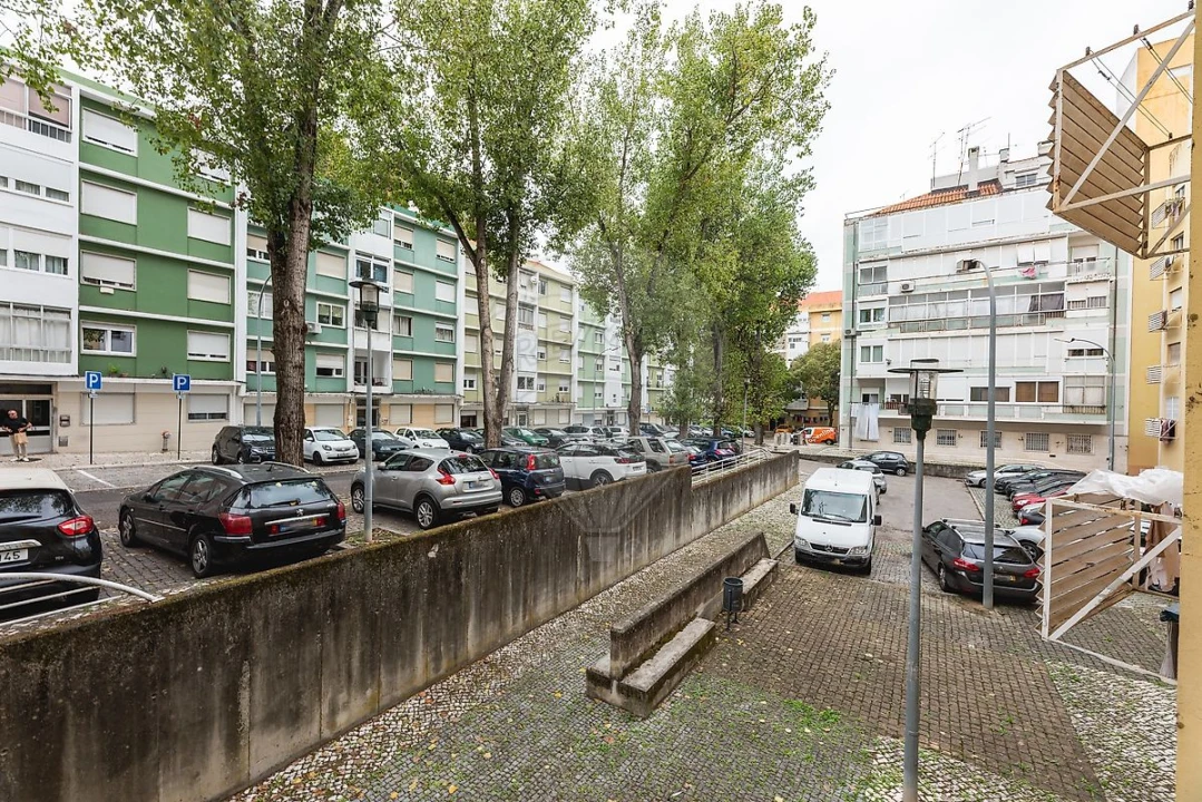 Apartamento T2 para Venda em Benfica Foto 4