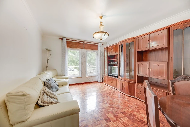 Apartamento T2 para Venda em Benfica Foto 9