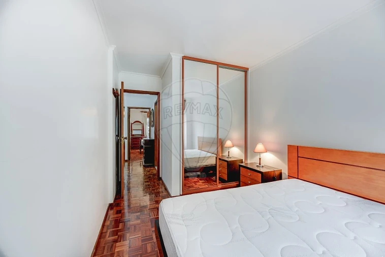 Apartamento T2 para Venda em Benfica Foto 7