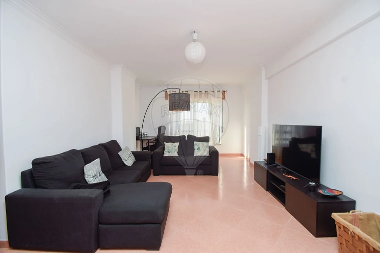 Apartamento T2 para Venda em Rio de Mouro Foto 6