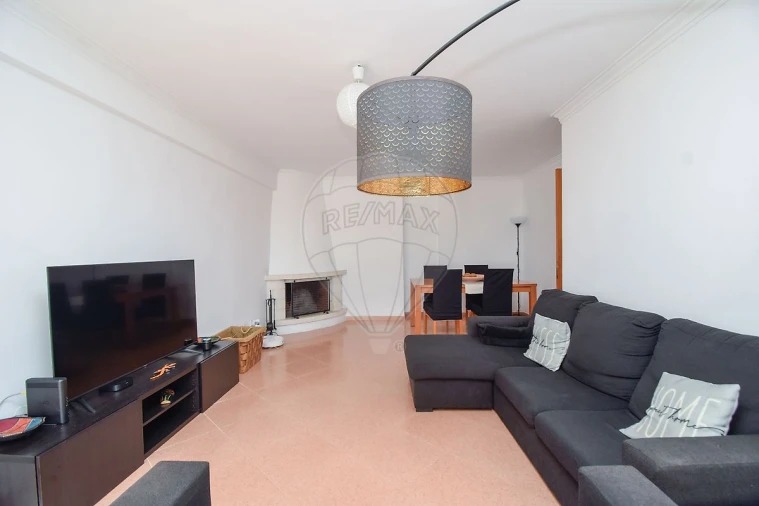 Apartamento T2 para Venda em Rio de Mouro Foto 5