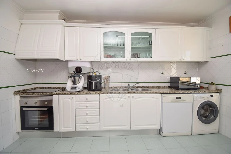 Apartamento T2 para Venda em Rio de Mouro Foto 19