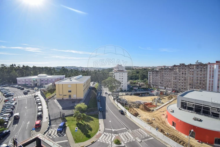 Apartamento T2 para Venda em Rio de Mouro Foto 22