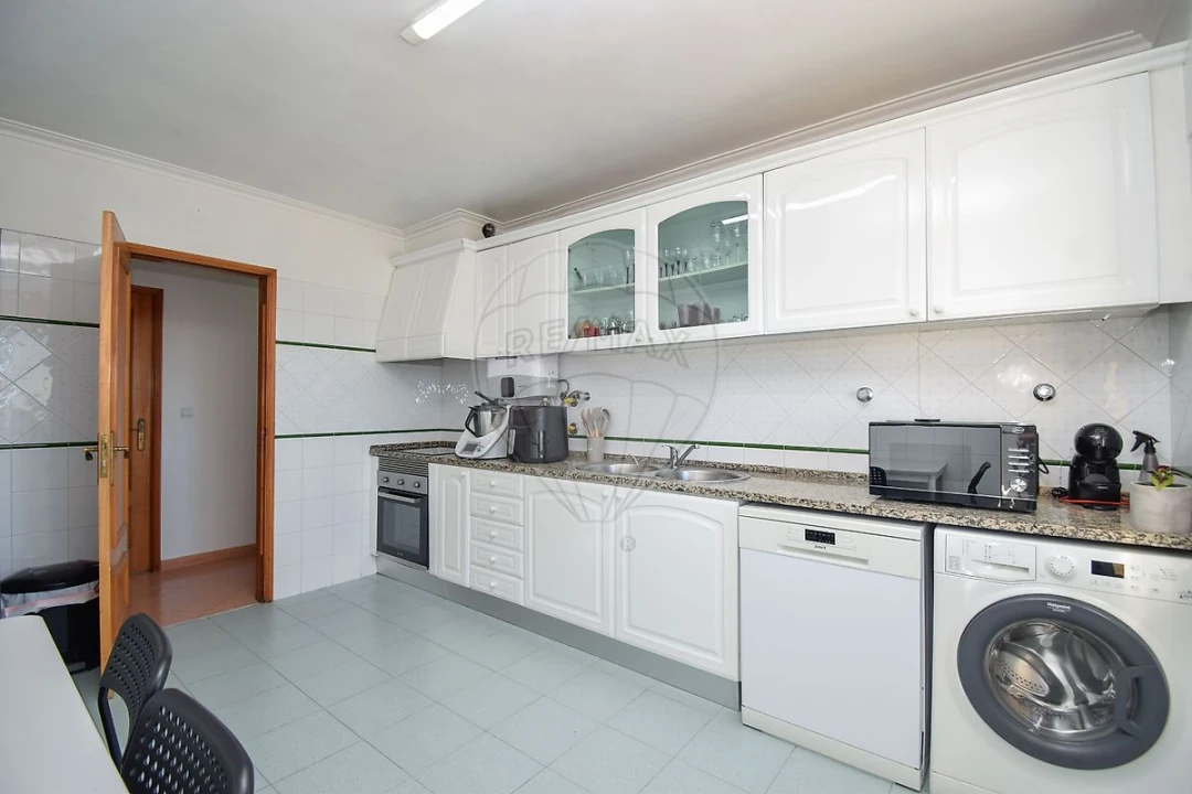 Apartamento T2 para Venda em Rio de Mouro Foto 20