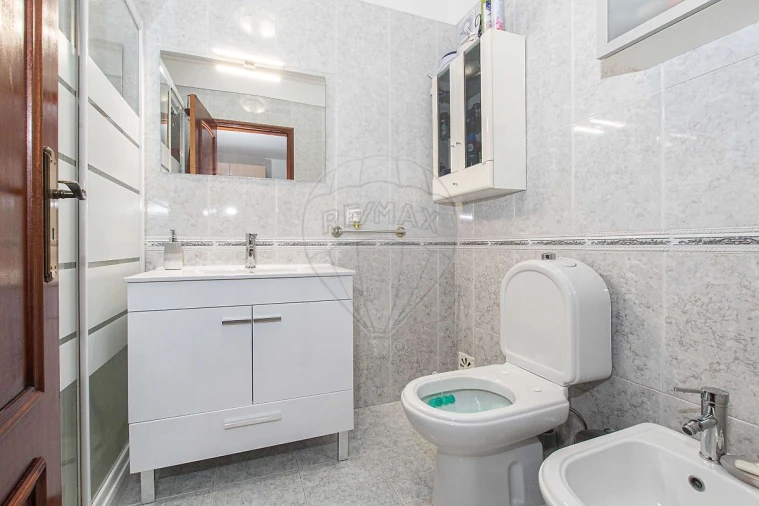 Apartamento T2 para Venda em Vialonga Foto 9