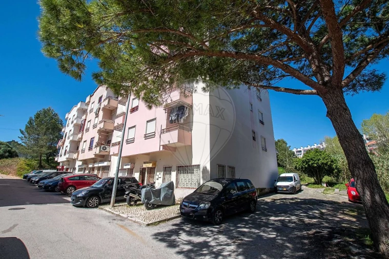 Apartamento T2 para Venda em Vialonga Foto 3