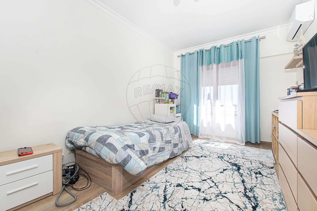 Apartamento T2 para Venda em Vialonga Foto 8