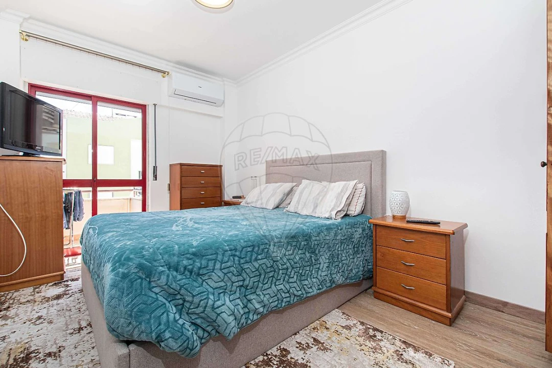 Apartamento T2 para Venda em Vialonga Foto 2