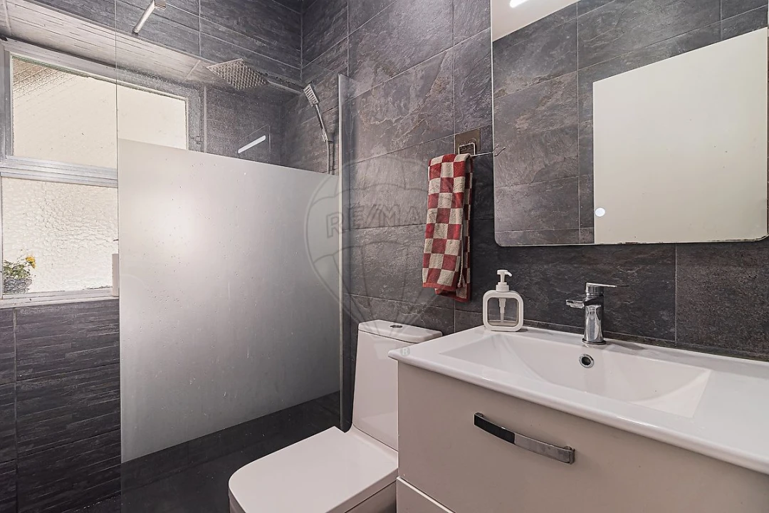 Moradia T3 para Venda em Almargem do Bispo, Pêro Pinheiro e Montelavar Foto 12