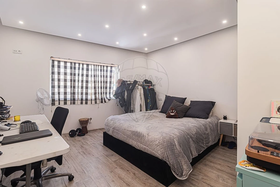 Moradia T3 para Venda em Almargem do Bispo, Pêro Pinheiro e Montelavar Foto 4