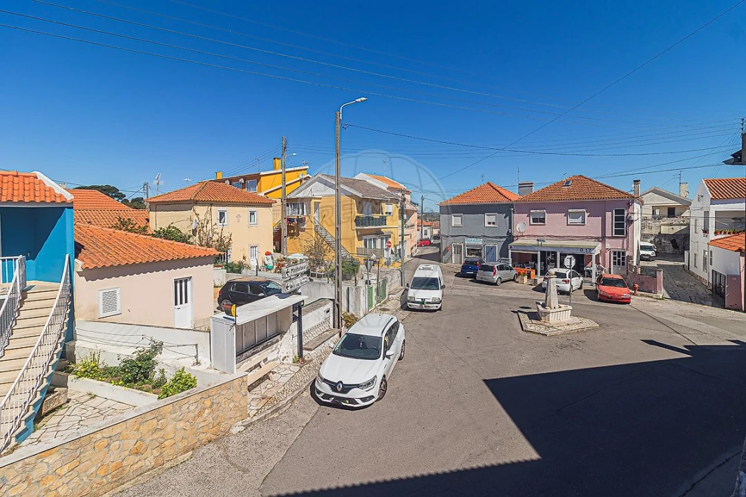 Moradia T3 para Venda em Almargem do Bispo, Pêro Pinheiro e Montelavar Foto 3