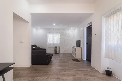 Moradia T3 para Venda em Almargem do Bispo, Pêro Pinheiro e Montelavar