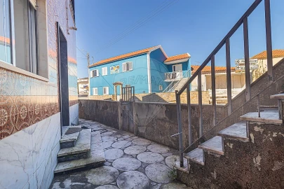 Moradia T3 para Venda em Almargem do Bispo, Pêro Pinheiro e Montelavar