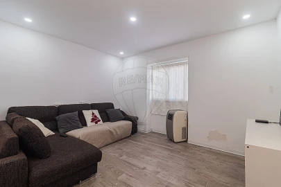 Moradia T3 para Venda em Almargem do Bispo, Pêro Pinheiro e Montelavar