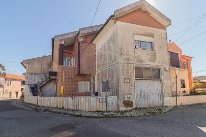 Moradia T3 para Venda em Almargem do Bispo, Pêro Pinheiro e Montelavar