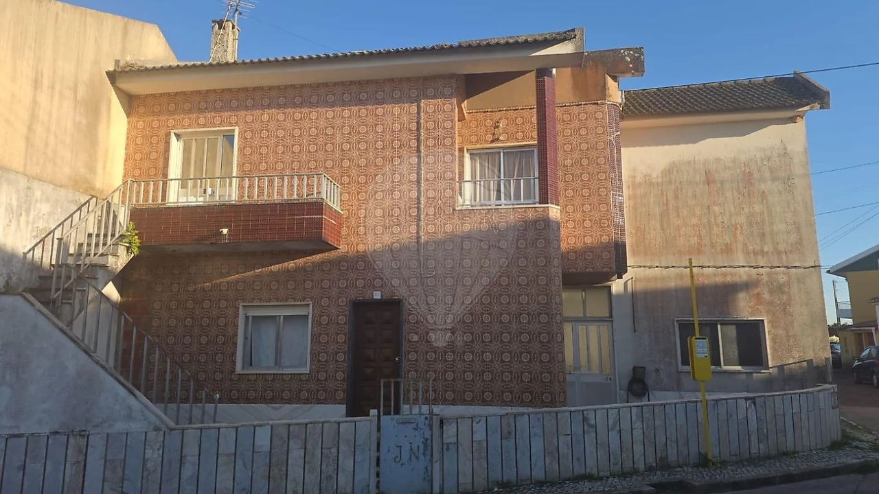 Moradia T3 para Venda em Almargem do Bispo, Pêro Pinheiro e Montelavar Foto 5