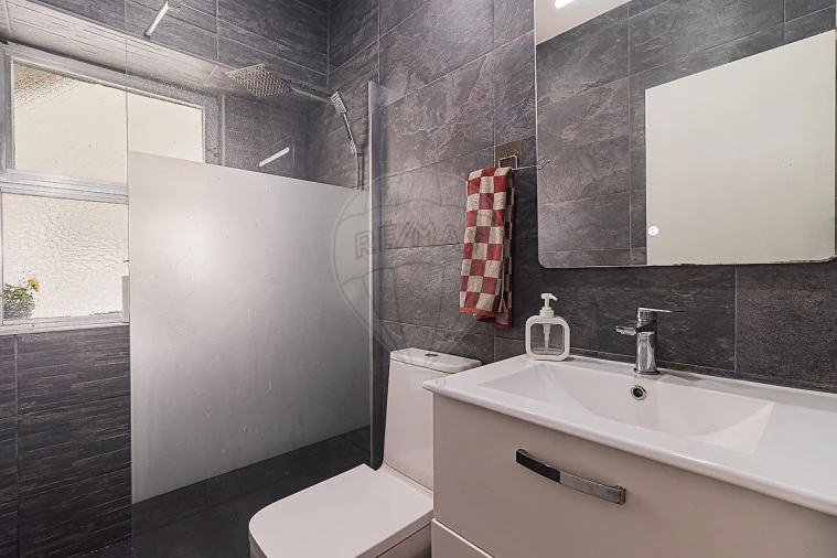 Moradia T3 para Venda em Almargem do Bispo, Pêro Pinheiro e Montelavar Foto 12