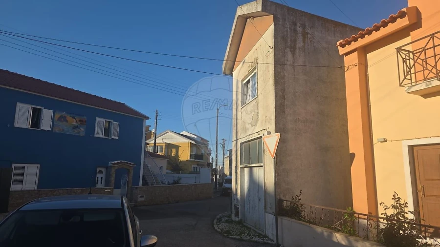 Moradia T3 para Venda em Almargem do Bispo, Pêro Pinheiro e Montelavar Foto 4