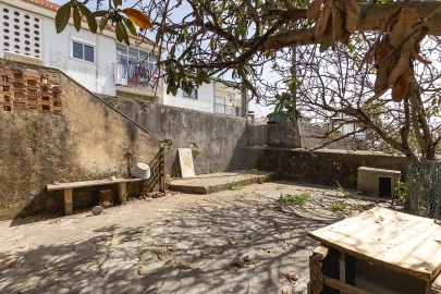 Moradia T3 para Venda em Almargem do Bispo, Pêro Pinheiro e Montelavar