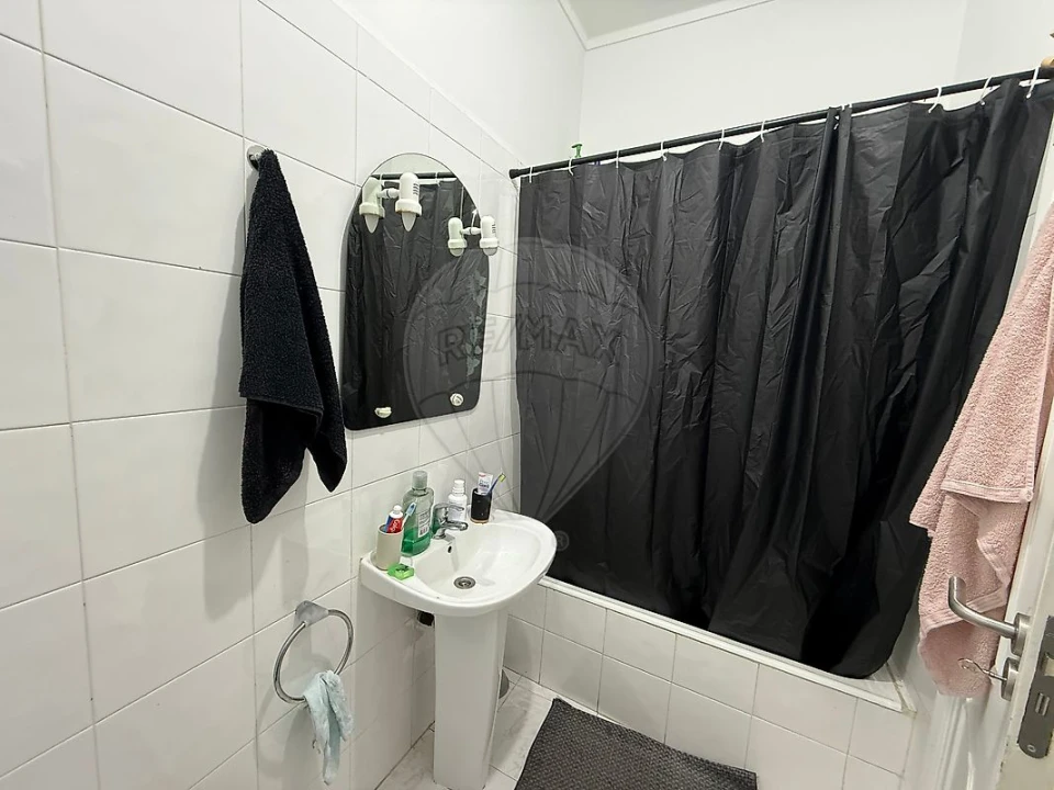 Apartamento T1 para Venda em Massamá e Monte Abraão Foto 11