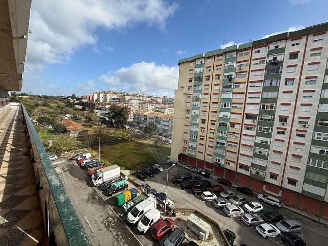 Apartamento T1 para Venda em Massamá e Monte Abraão