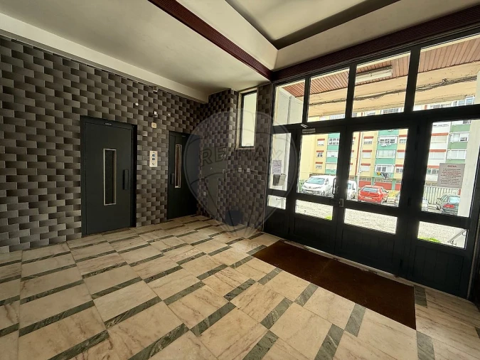 Apartamento T1 para Venda em Massamá e Monte Abraão Foto 7